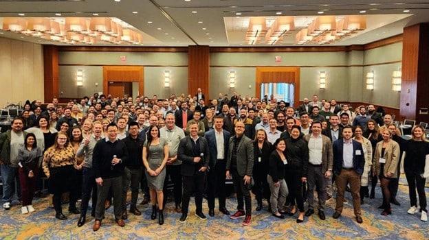 Large group of AvePoint colleagues at the North America sales kickoff